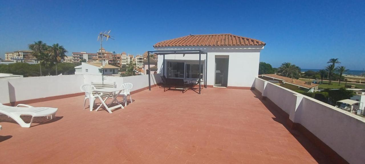 איסלה קנלה Oh! Cinnamon Beach Guest House מראה חיצוני תמונה